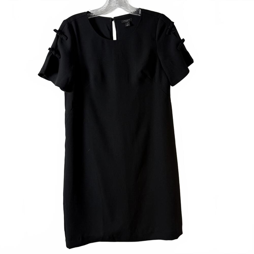 Ann Taylor Little Black Dress Short‎ Sleeve/ Bows Peep hole button closure SZ 2P